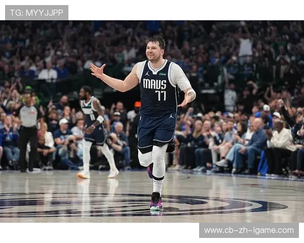 东契奇率队发动快速反击得分，独行侠节奏上升